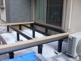 木樹脂デッキ 大引き取付 木樹脂デッキ 大引き取付