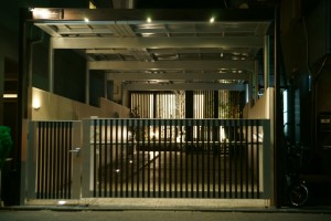 ゲート/駐車場/アプローチ  普段はクローズスタイルとなっています