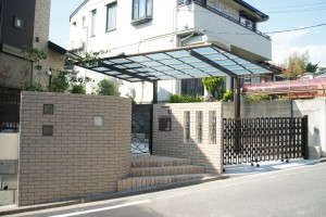 張りレンガの門壁と高低差を生かしたエクステリア工事　横浜市港南区K様邸