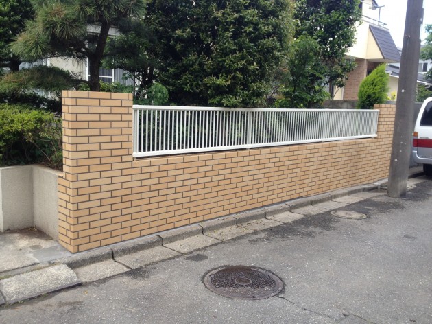 ブロックを積み替えタイルを張る工事　横浜市緑区