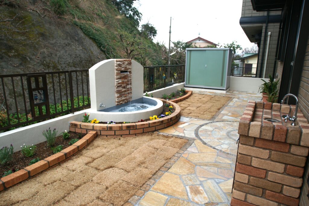 yamasoブログ インスタ リール動画 告知 78 滝とレンガ花壇のガーデンリフォーム yamasoブログ インスタ リール動画 告知 78 滝とレンガ花壇のガーデンリフォーム