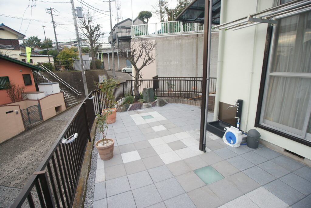 yamasoブログ インスタ リール動画 告知 84 屋根・外壁~お庭までの総合リフォーム 庭リフォーム 庭面リフォーム 平板敷き yamasoブログ インスタ リール動画 告知 84 屋根・外壁~お庭までの総合リフォーム 庭リフォーム 庭面リフォーム 平板敷き