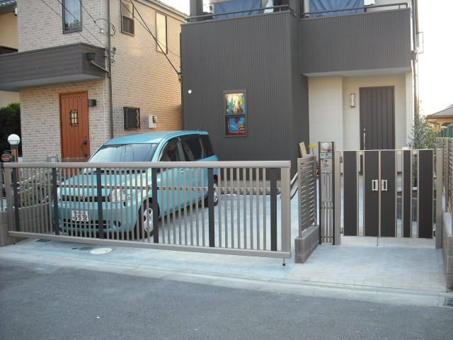 跳ね上げ門扉