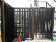 68 庭前パネル取付け完了 3a071be4bbba01955eaf170a974304b6