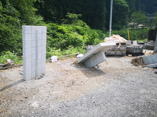 Fitパワー コンクリートブロック塀耐震補強金具 の実験 横浜市のエクステリア 外構 Yamaso