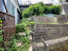 横浜市南区　がけ地　モルタル吹付