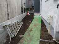 52 玄関前埋戻し床付け bbe5a4862615c51d3d6885375fb1a125