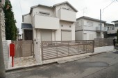 跳ね上げ門扉