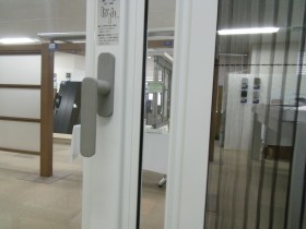 折戸と網戸 折戸と網戸