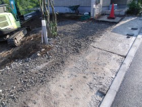 横浜市青葉区外構リフォーム工事 駐車場部分砕石敷き